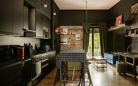 Premium Black Apartment Krakow Center With Parking